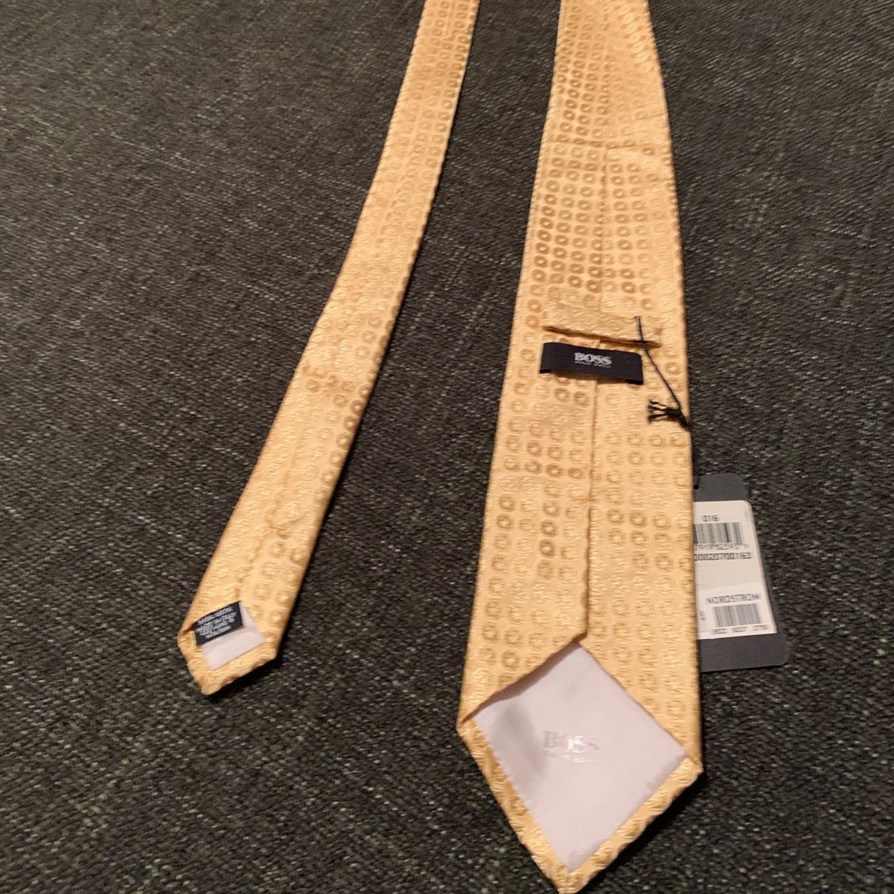 Hugo Boss silk tie